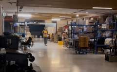 凭仗外卖、到店、用户评价取预订建立的生态闭